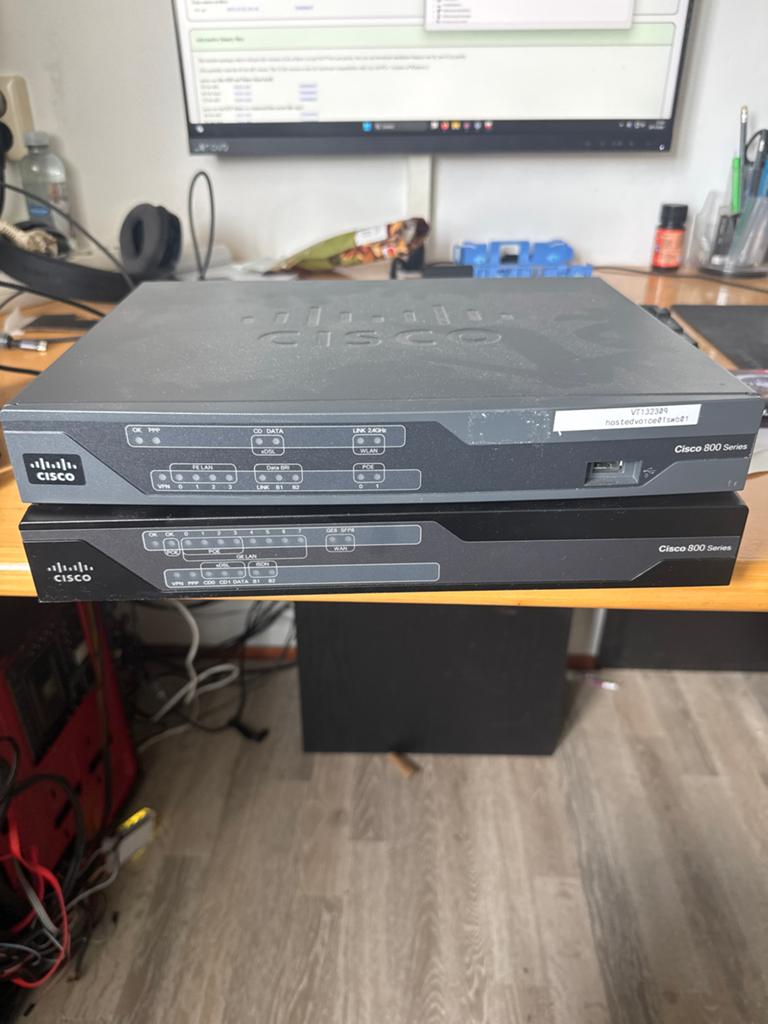 Cisco 888 en Cisco 897VAB Routers, Ophalen of Verzenden, Gebruikt, Router met modem