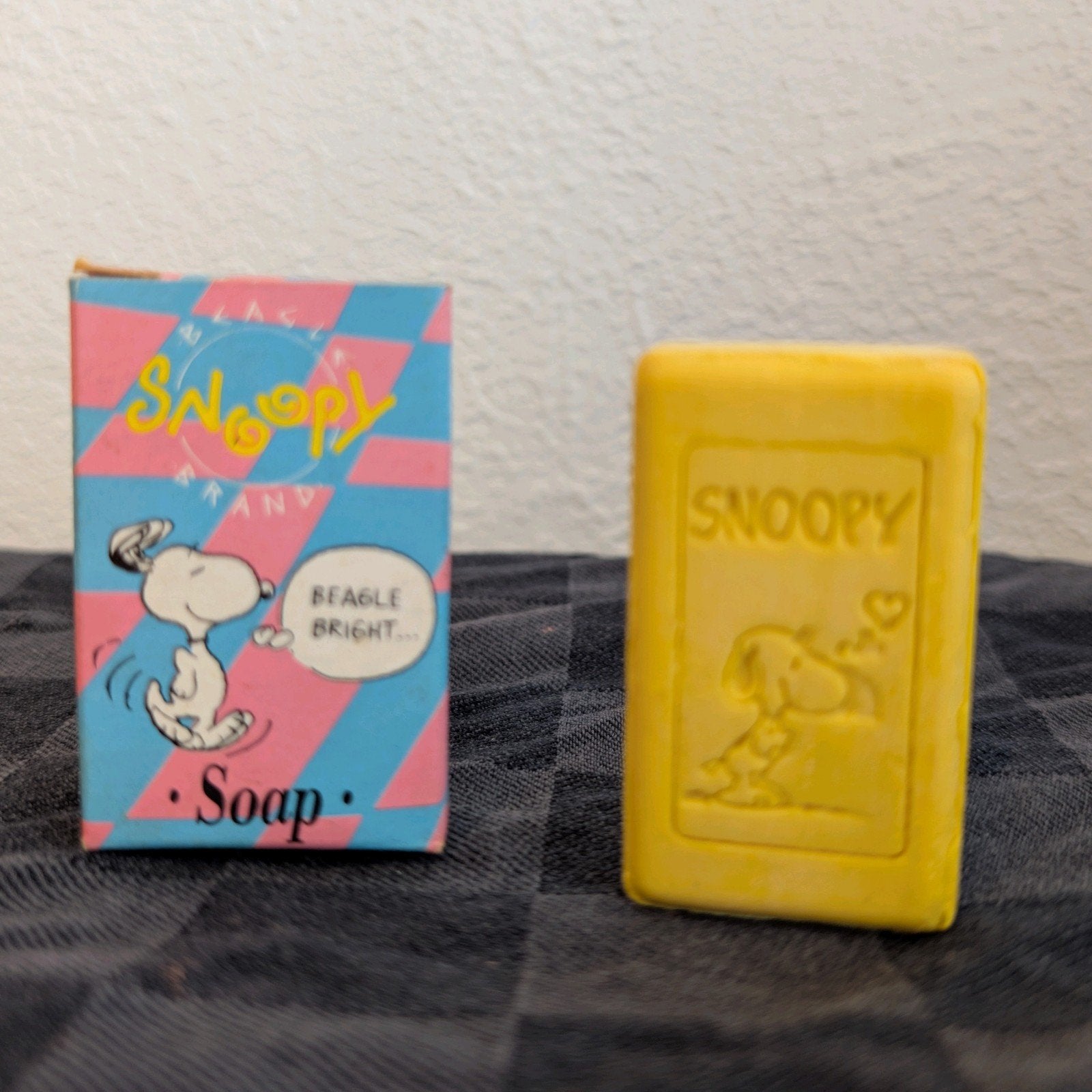 Vintage Peanuts Snoopy "Beagle Bright" zeepje (21g), Verzenden, Miniatuur