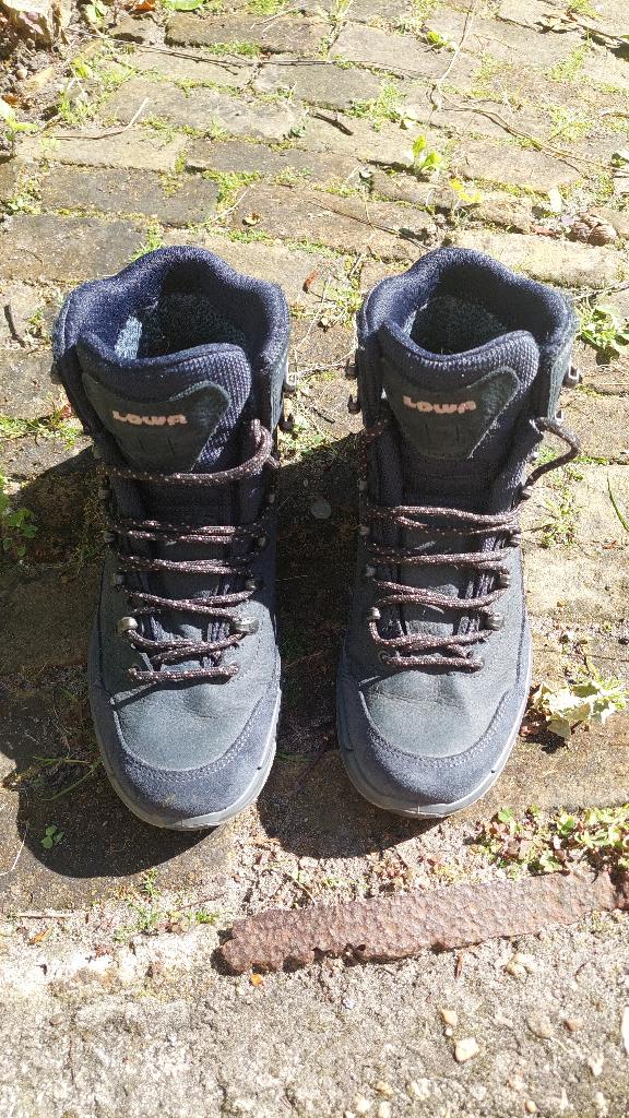 Wandelschoenen LOWA, Ophalen of Verzenden, Zo goed als nieuw, Schoenen