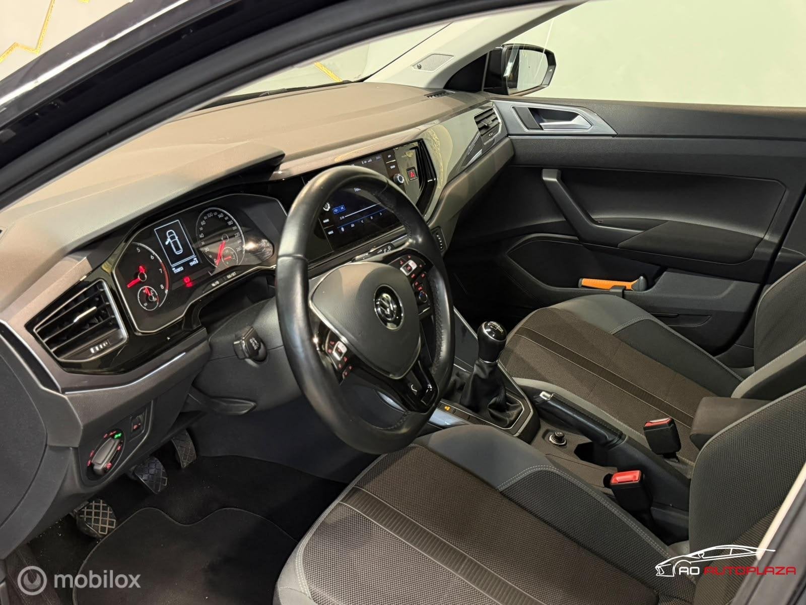 Volkswagen Polo 1.0 TSI Beats Panorama/Camera/ACC/Carplay, Voorwielaandrijving, 40 €/maand, Euro 6, Origineel Nederlands