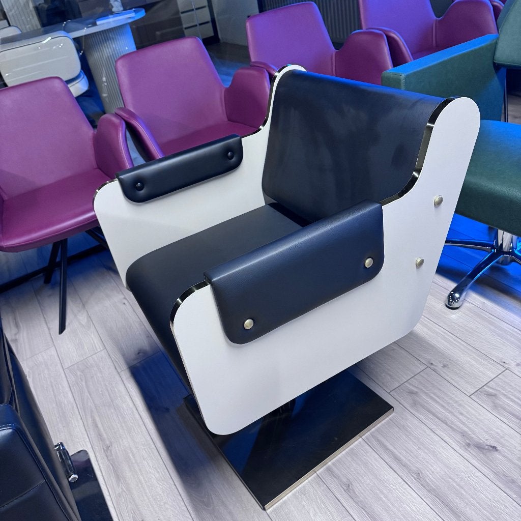 KAPPERSSTOEL BEIGE CREAM ZWART KNIPSTOEL 1 STUK, Huis en Inrichting, Stoelen, Overige materialen, Zwart, Nieuw, KAPPERSSTOEL