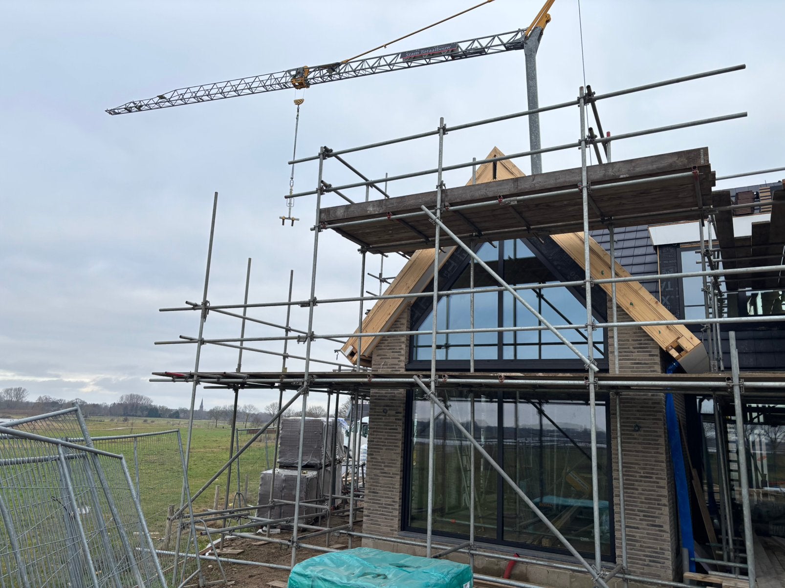 Steiger te koop te huur, Doe-het-zelf en Verbouw, Steigers, Ophalen of Verzenden, Gebruikt, Gevelsteiger, 5 meter of hoger