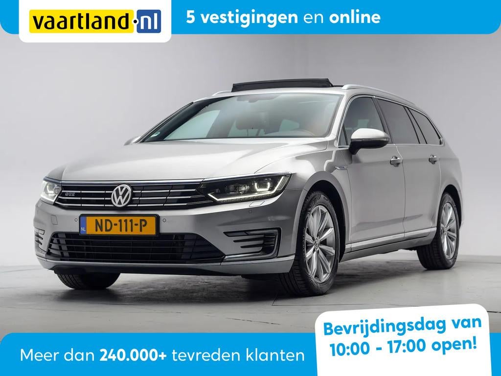 Volkswagen Passat 1.4 TSI GTE [ Panoramadak Camera LED ], Auto's, Automaat, Gebruikt, Hybride Elektrisch/Benzine, 93 €/maand