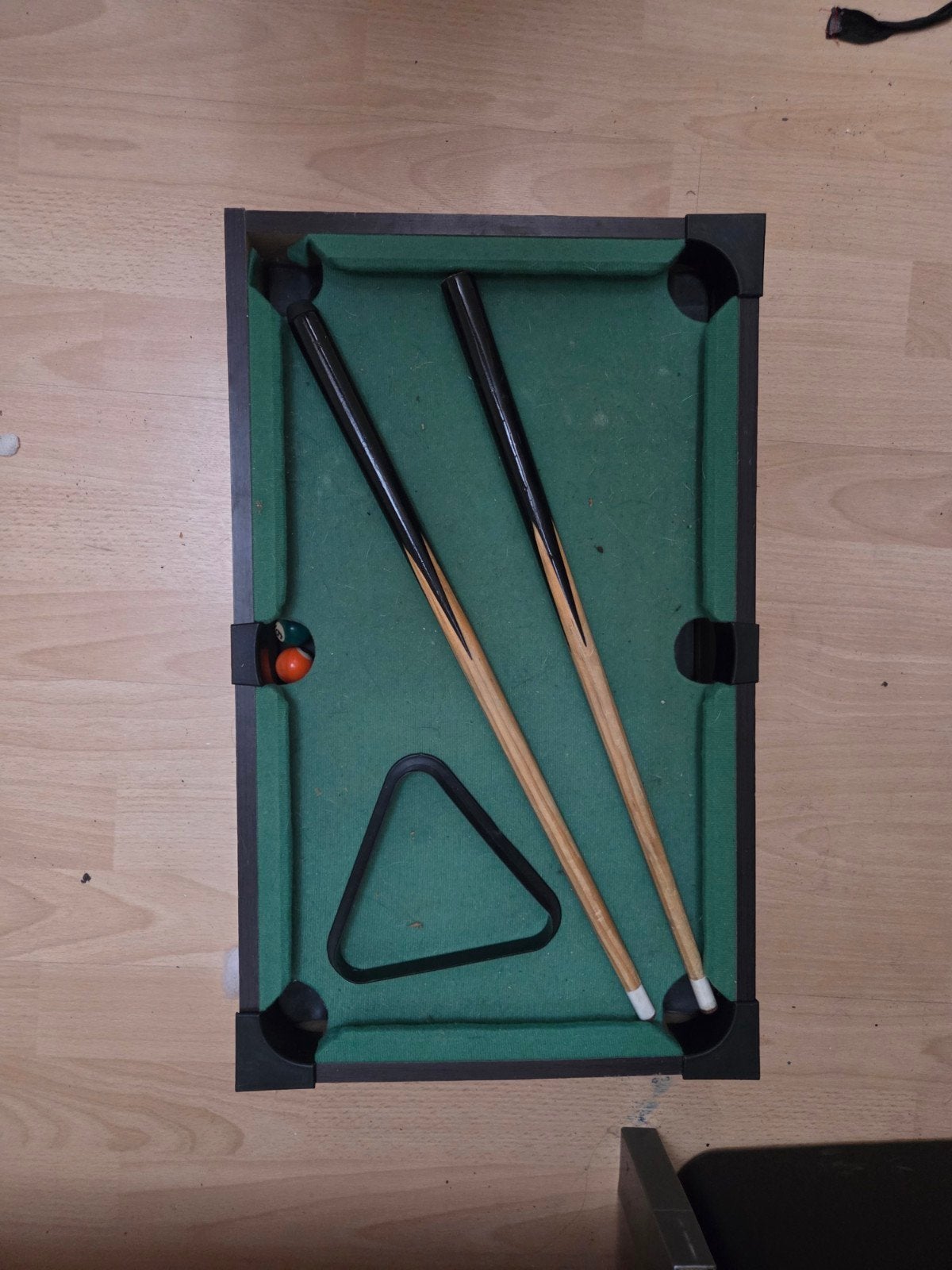 Mini Pooltafel met keuen en ballen, Sport en Fitness, Biljarten en Poolen, Ophalen of Verzenden, Gebruikt, Pooltafel