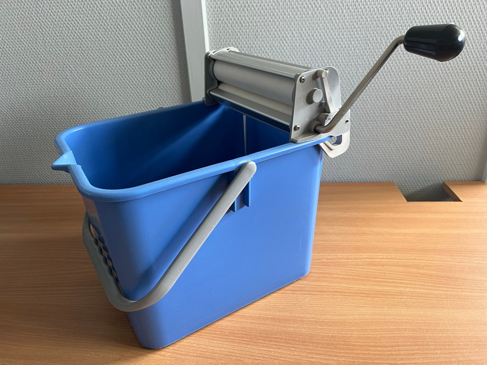 Rian miniwringer op emmer (afneembaar), Ophalen of Verzenden, Dweilemmer, -bak, of -wagen
