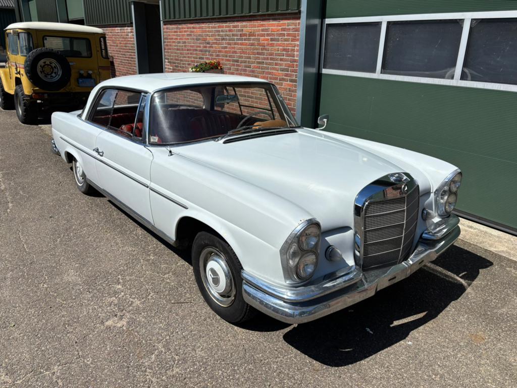 Mercedes 220SE Coupe 1963 W111 Papyrus Weiss, Auto's, Automaat, Wit, Mercedes-Benz, Particulier