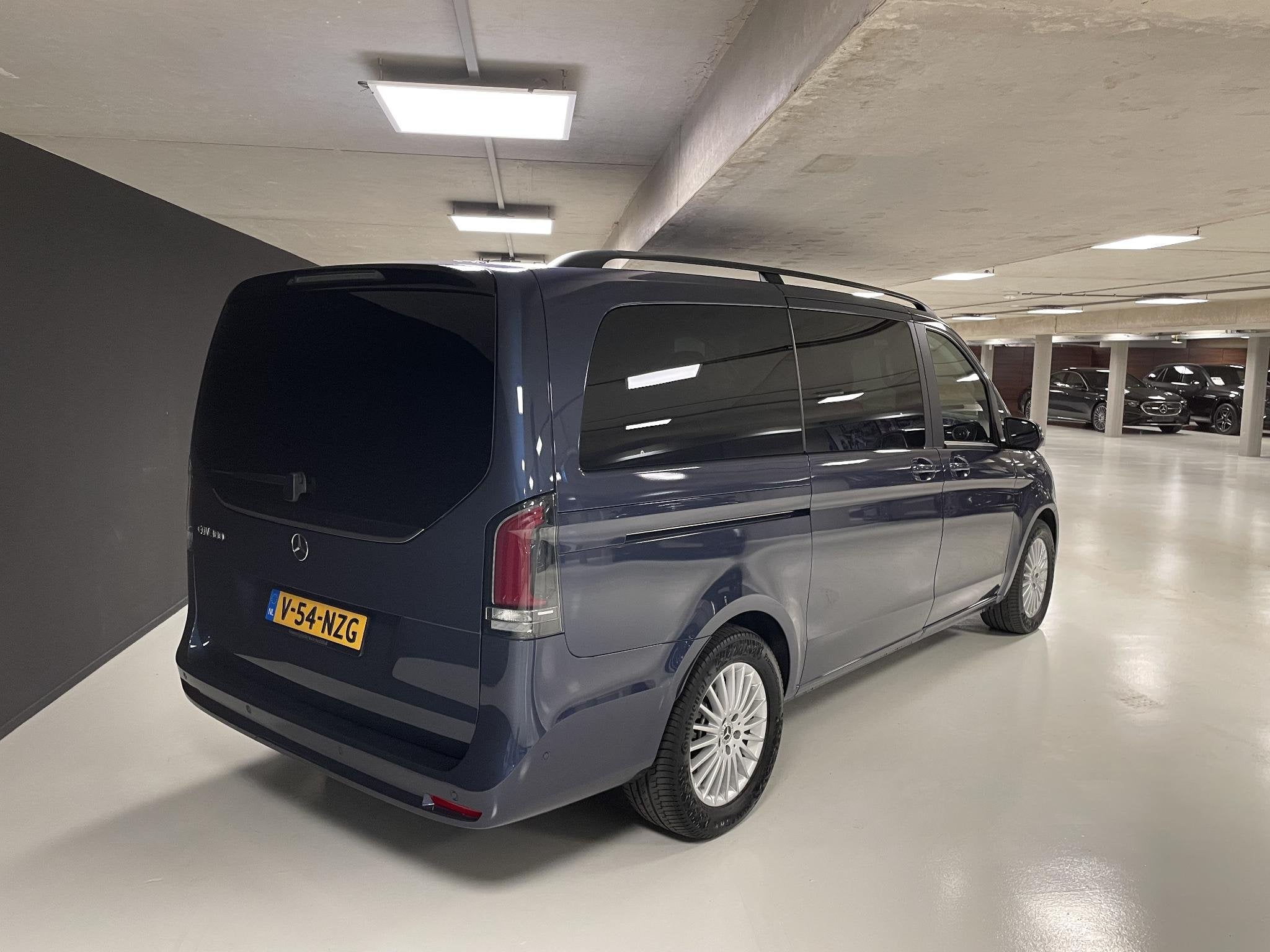 Mercedes-Benz EQV 300 L2 90kWh DC | Stoelverwarming | Rijass, Auto's, Stof, Zwart, Blauw, 90 kWh