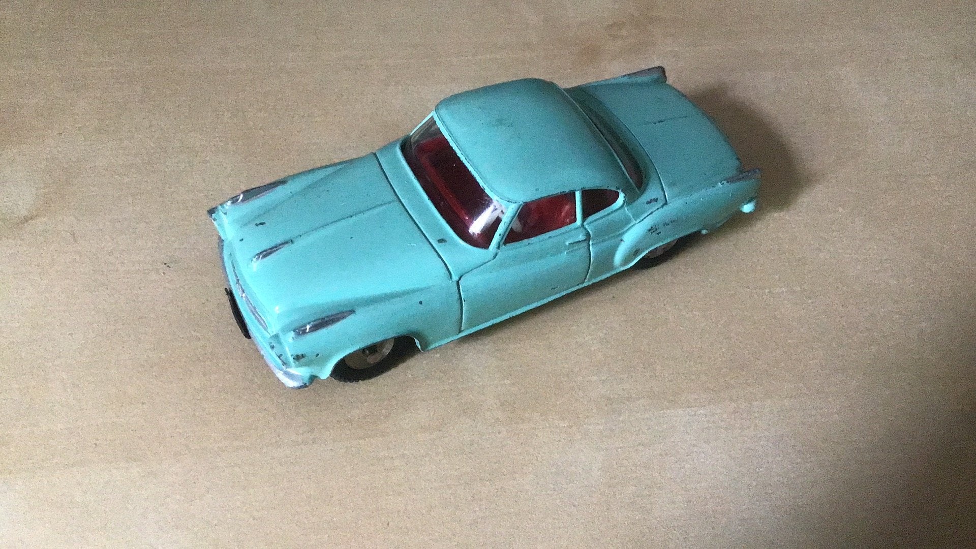 DINKY TOYS BORGWARD ISABELLA WAT IS DIE MOOI HE KIJK MAAR, Ophalen of Verzenden, Zo goed als nieuw, Auto, Dinky Toys