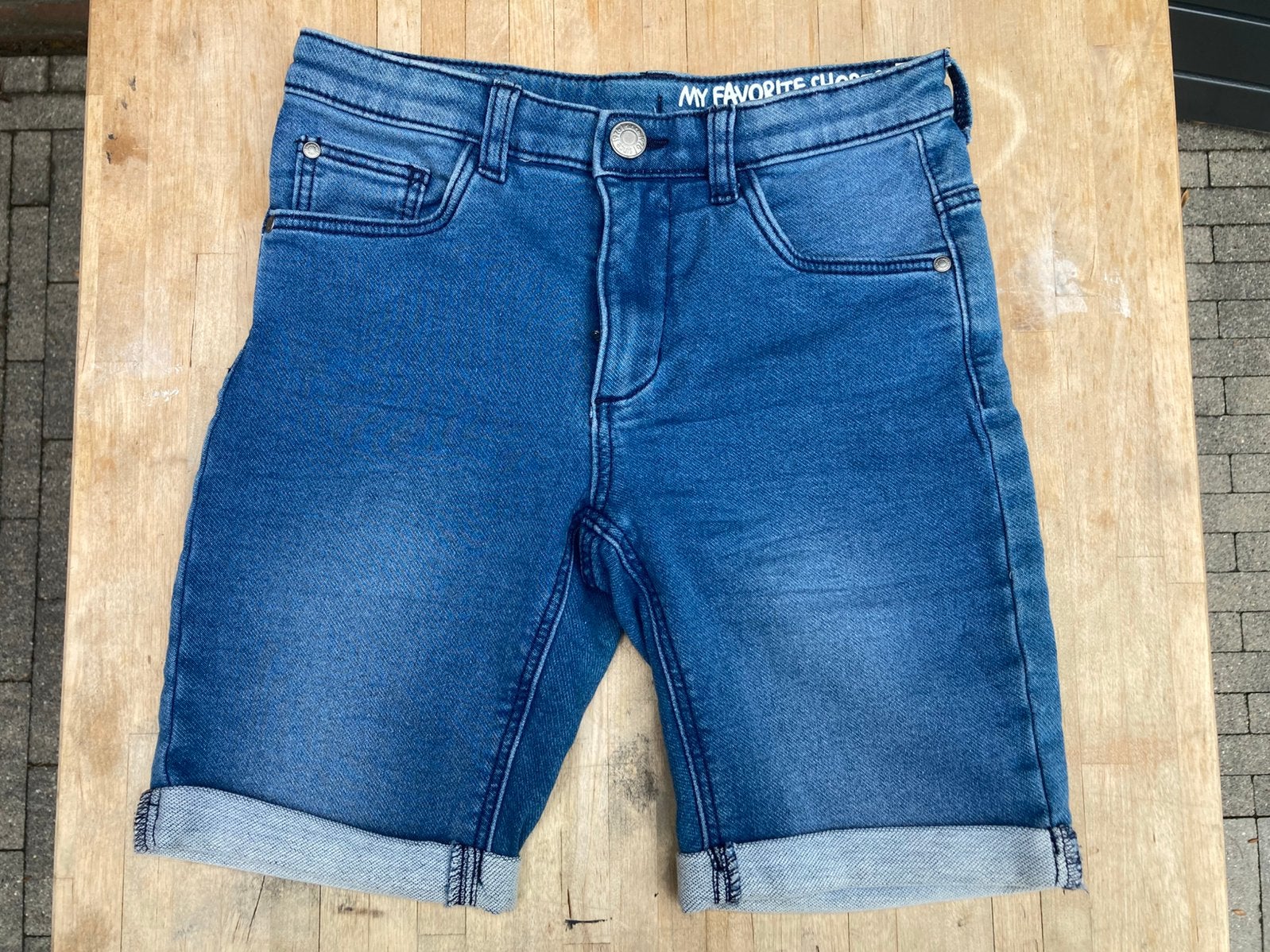 Hema korte broek maat 122, Ophalen of Verzenden, Zo goed als nieuw, Jongen, Broek