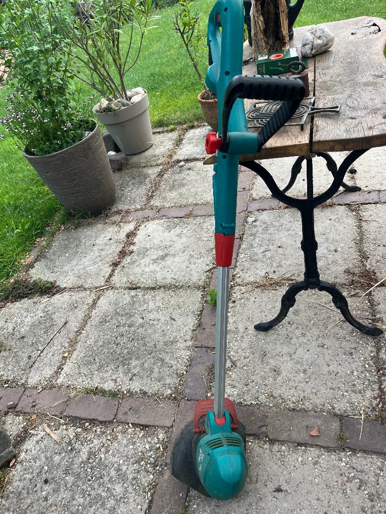Bosch grastrimmer, Ophalen, Gebruikt, 10 tot 30 cm, Elektrisch