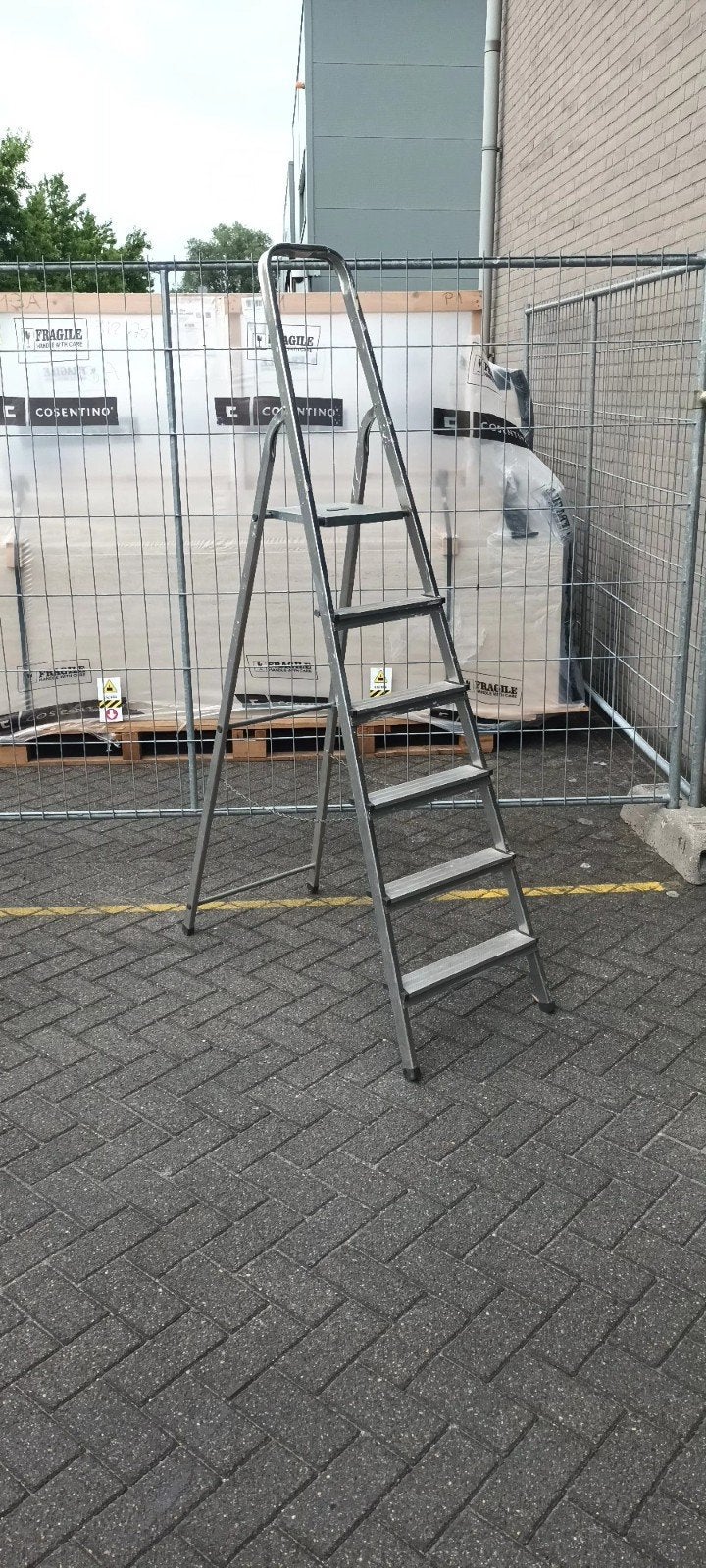 Stevige aluminium trap - 5 treden, Ophalen of Verzenden, Gebruikt, Trap, Minder dan 2 meter
