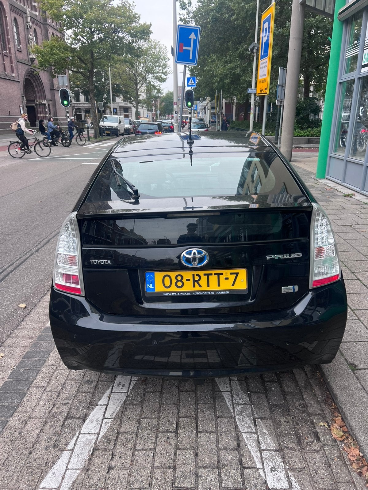 Toyota Prius 1.8 Full Hybrid 136PK Aut 2011 schade auto, Auto's, 1345 kg, 4 cilinders, Zwart, Origineel Nederlands