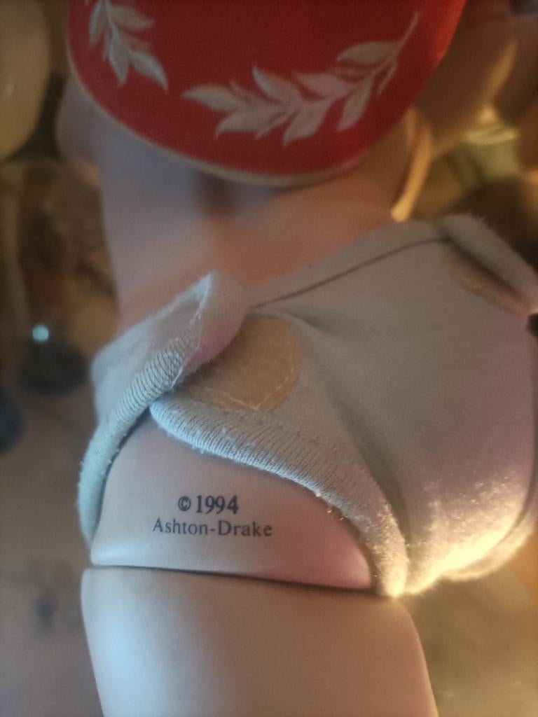Mooie pop met echt haar en certificaat, Verzamelen, Poppen, Ophalen of Verzenden, Gebruikt, Pop