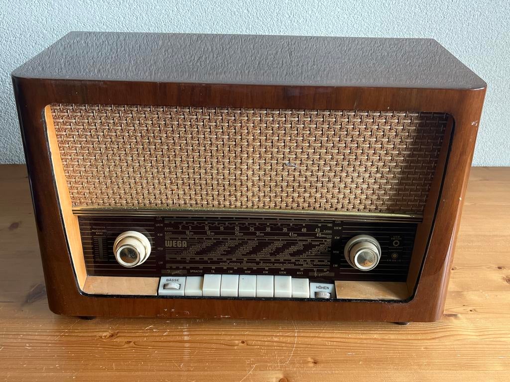 Vintage Wega Radio - Made in W. Germany, Ophalen, Gebruikt, Radio