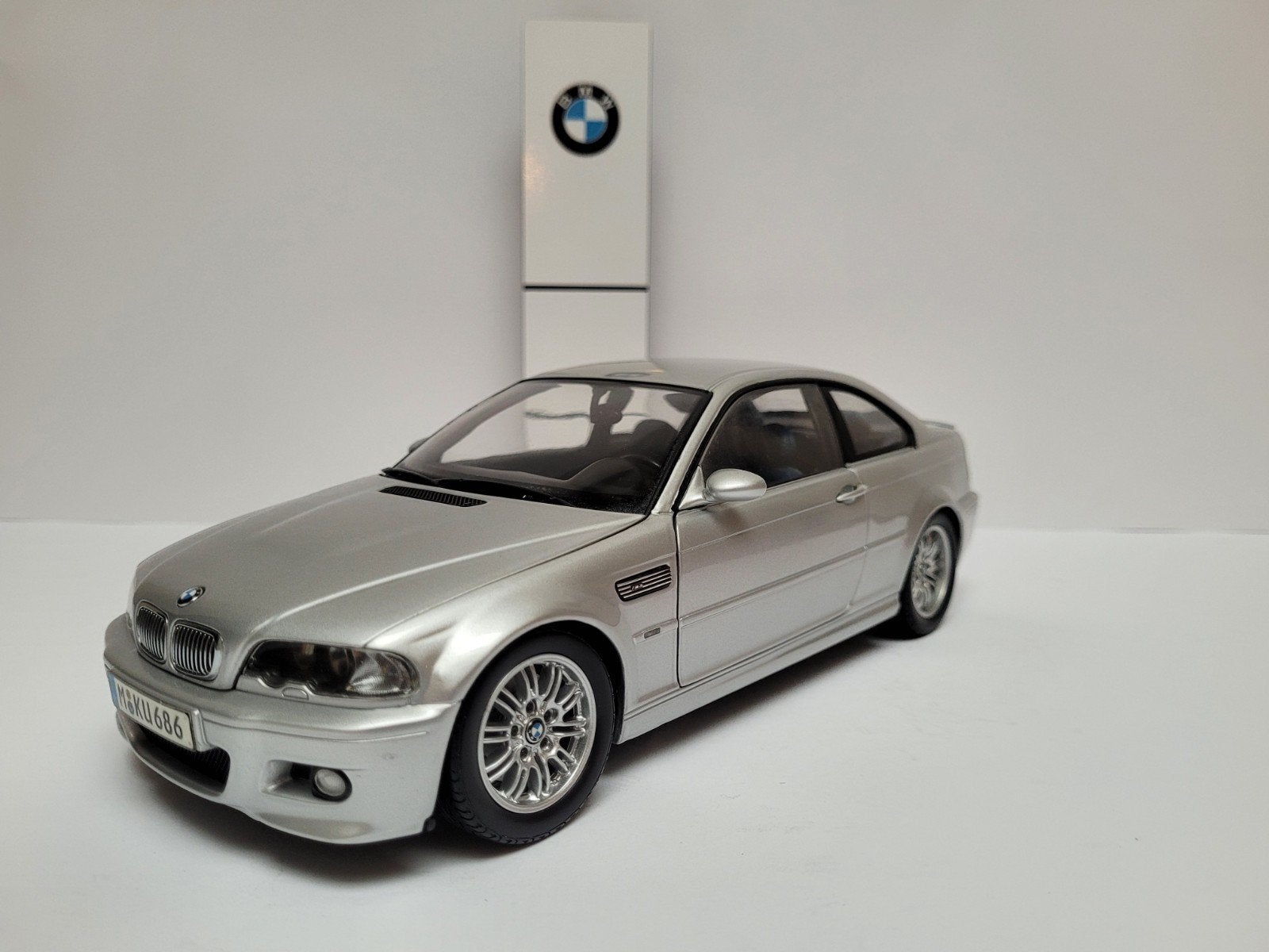 Kyosho 1:18 BMW E46 M3 Coupe Zilver Dealereditie, Ophalen of Verzenden, Zo goed als nieuw, Auto, Kyosho