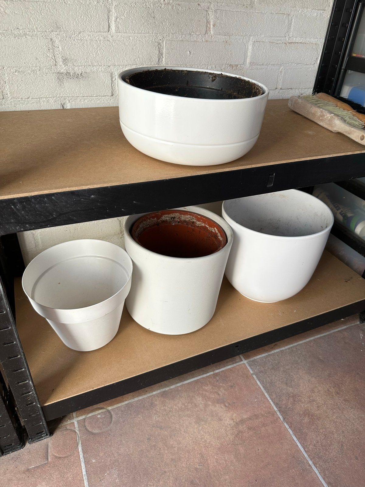 Set van 4 bloempotten: 3x Keramiek, 1x Kunststof, Tuin en Terras, Gebruikt, Rond, Binnen, Minder dan 40 cm