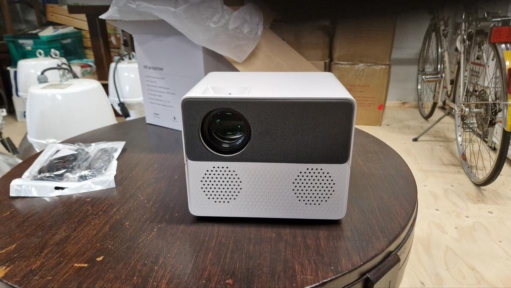 T.E.A.B Partij Beamers met WiFi & Bluetooth (15 stuks), Onbekend, LED, Nieuw, Ophalen of Verzenden