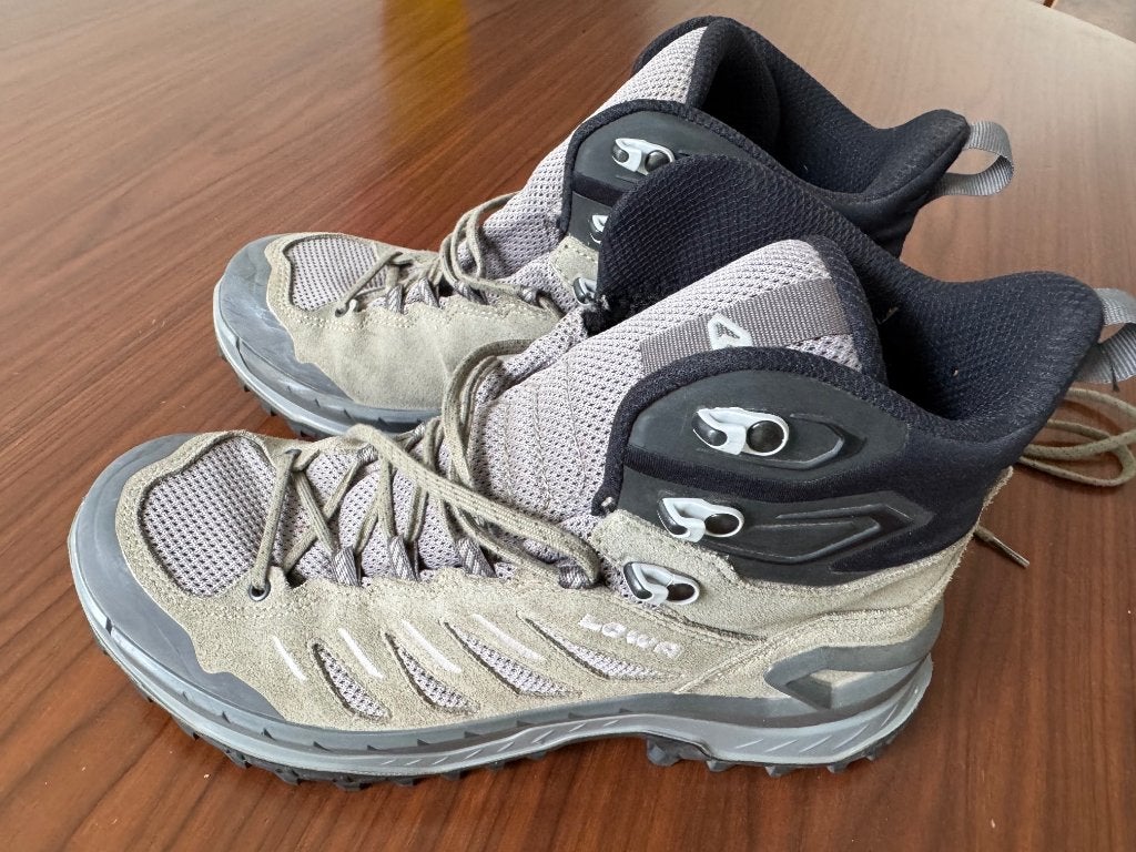 Lowa wandelschoen: Heren Innovo Mid 41 ½ (UK 7 ½ US 8.5), Sport en Fitness, Bergsport en Wandelen, Zo goed als nieuw, Schoenen