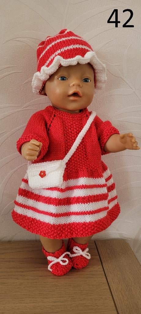 Gebreide kleertjes Baby pop 42 cm NIEUW, Ophalen of Verzenden, Nieuw, Babypop