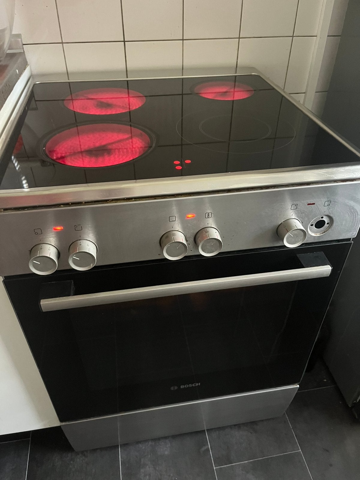 Electric owen for sale., Witgoed en Apparatuur, Fornuizen, Ophalen, Gebruikt, 4 kookzones, Inbouw