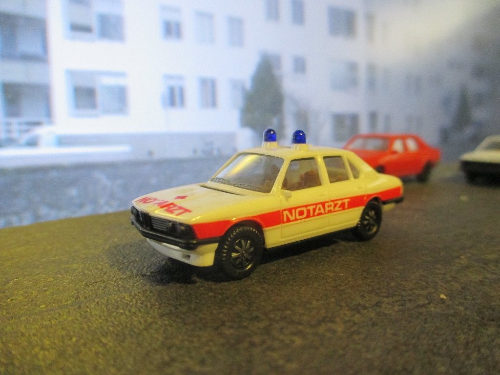 BMW E12 5-Serie 525 i - 518 / 520 / 523 Notarzt Ambulance #3, Hobby en Vrije tijd, Ophalen of Verzenden, Zo goed als nieuw, Auto