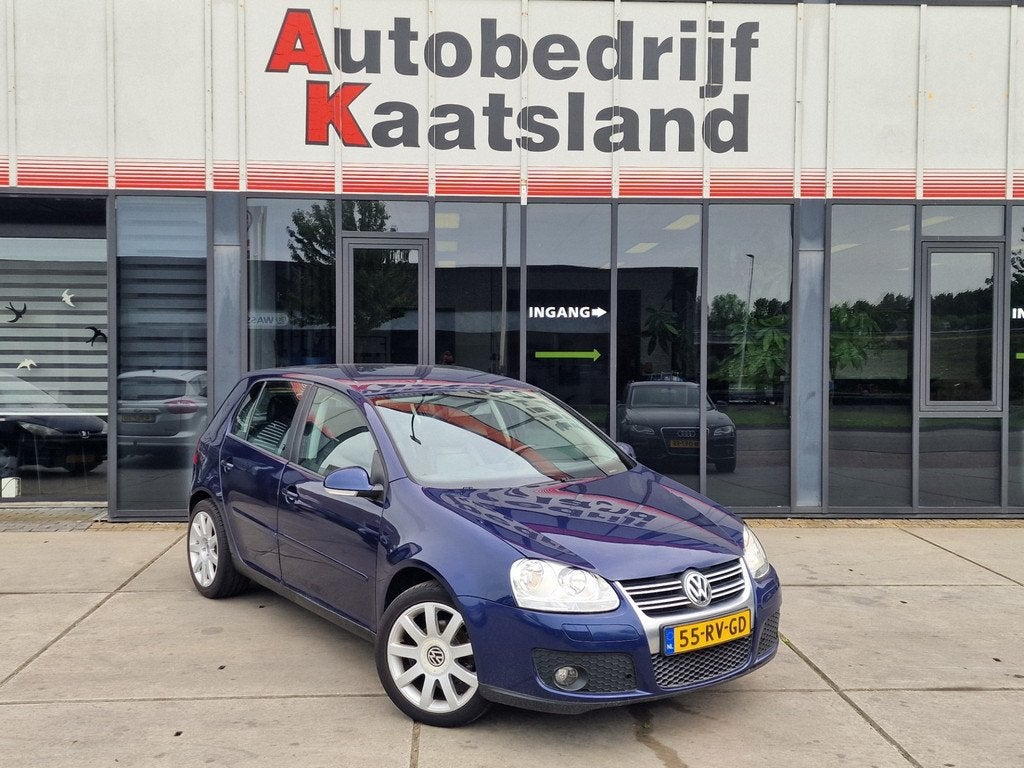 Volkswagen Golf 1.6 FSI Turijn - Leer - Clima - Cruise -, Auto's, Volkswagen, Voorwielaandrijving, Gebruikt, Zwart, 4 cilinders