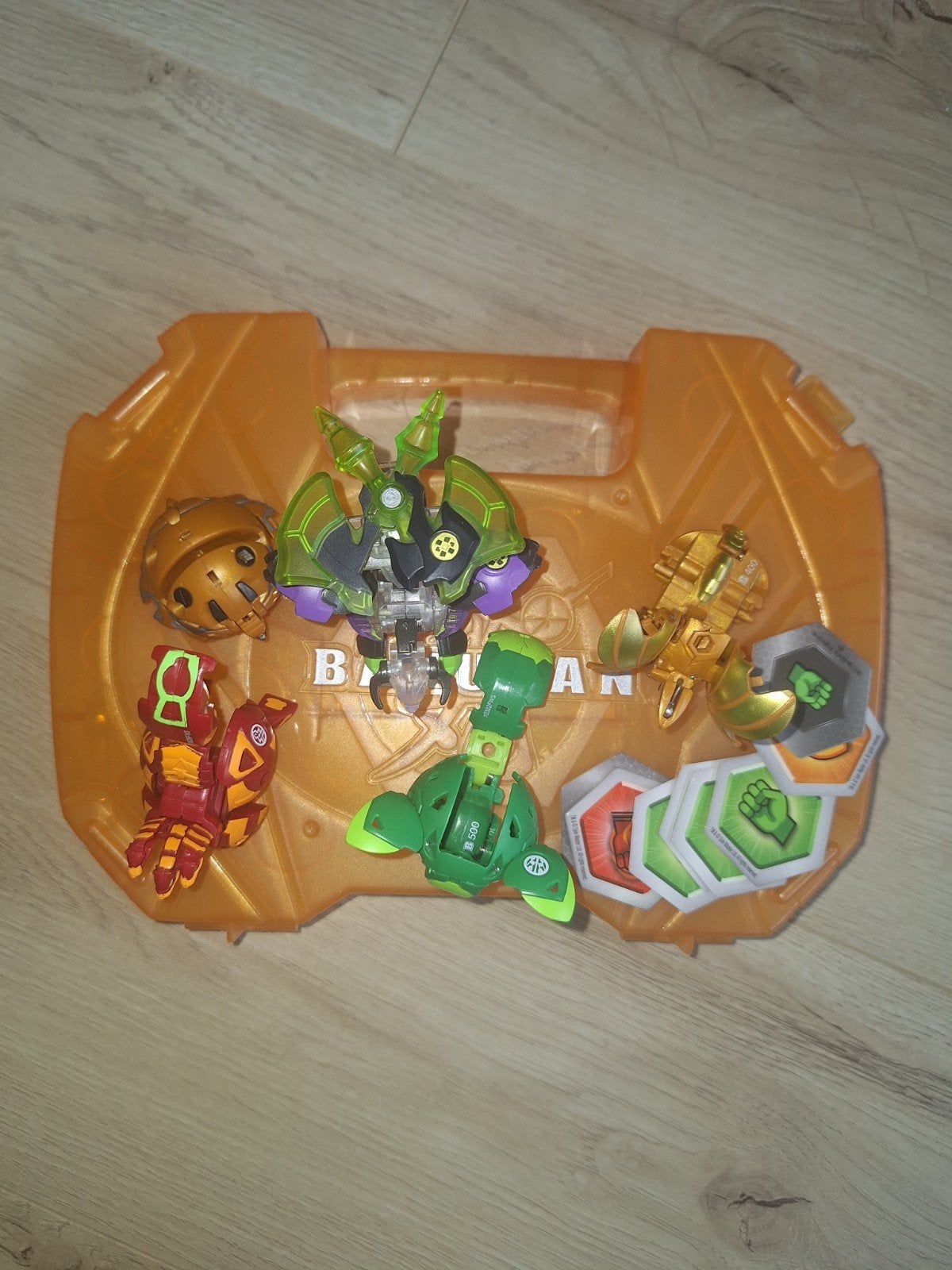 Bakugan 5 stuks in koffertje, Ophalen