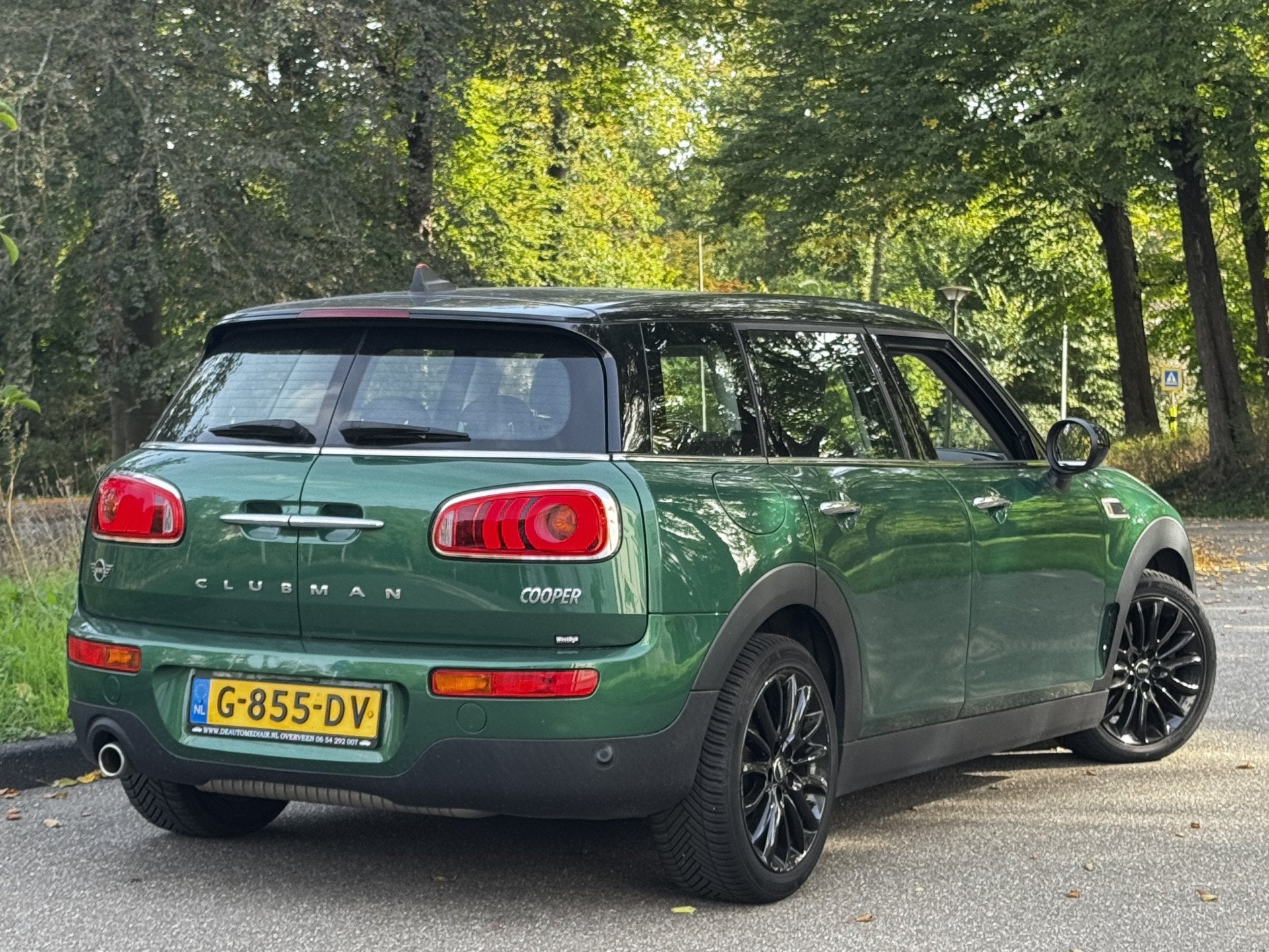 MINI Clubman 1.5 COOPER BUSINESS, APPLE CARPLAY (bj 2019), Voorwielaandrijving, Gebruikt, Origineel Nederlands, Handgeschakeld