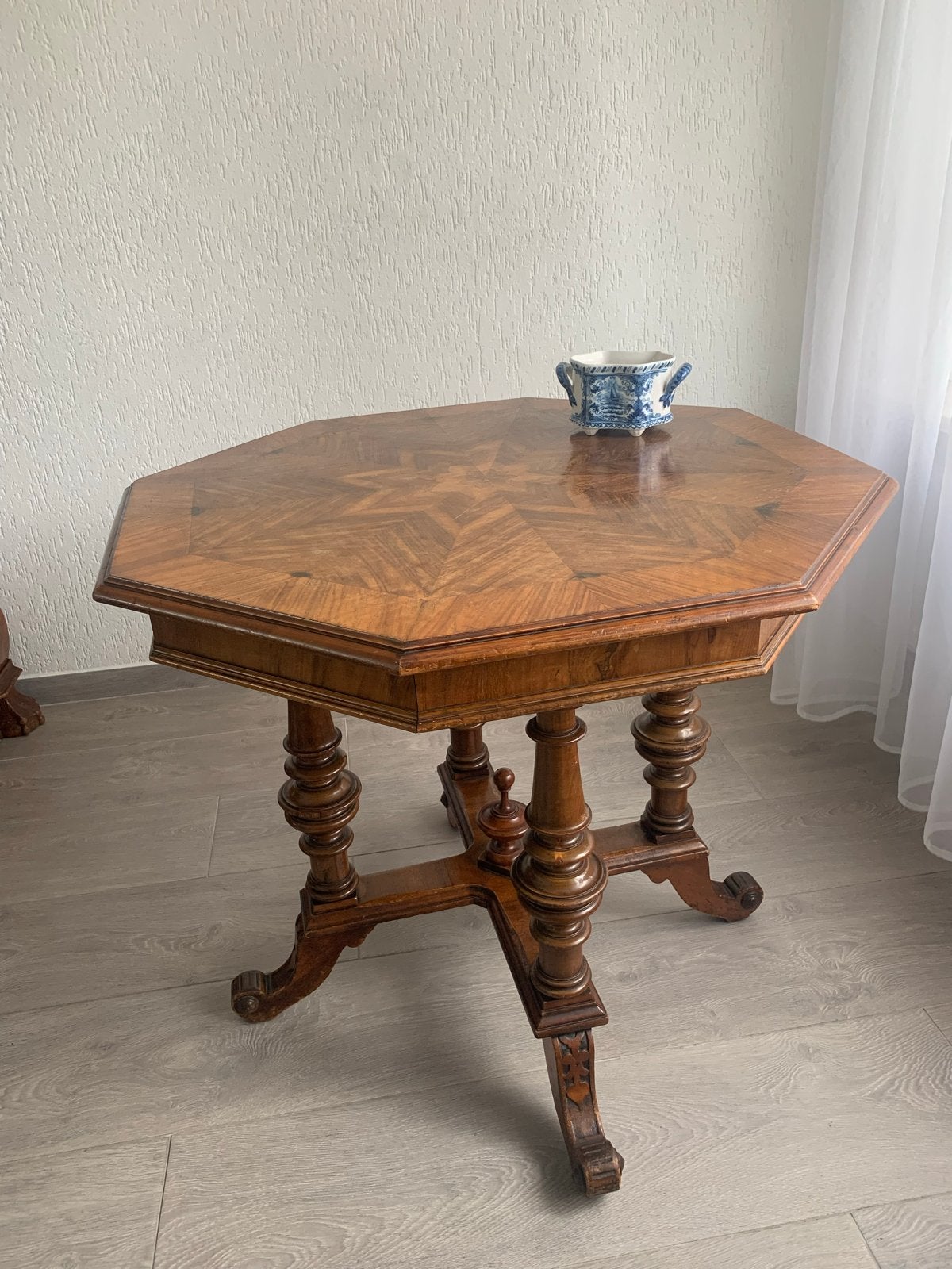 Antieke achthoekige thee/lees/eettafel, Ophalen
