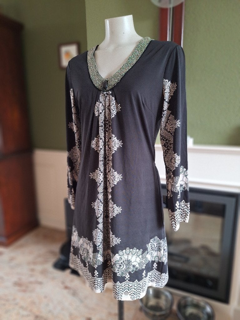 K-Design zwart crème jurk mooie halslijn L gevoerd, Kleding | Dames, K-design, Verzenden, Zwart, Maat 42/44 (L)