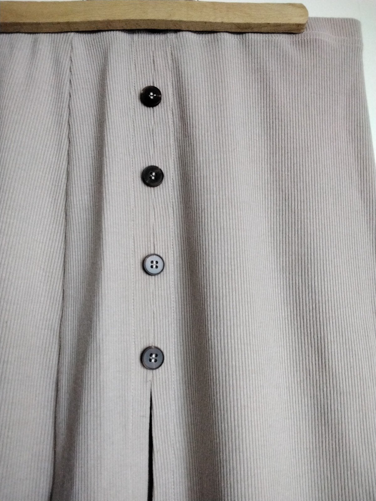 Cider ribgebreide midi-rok met knopen - Maat S, Beige, Ophalen of Verzenden, Zo goed als nieuw, Maat 36 (S)