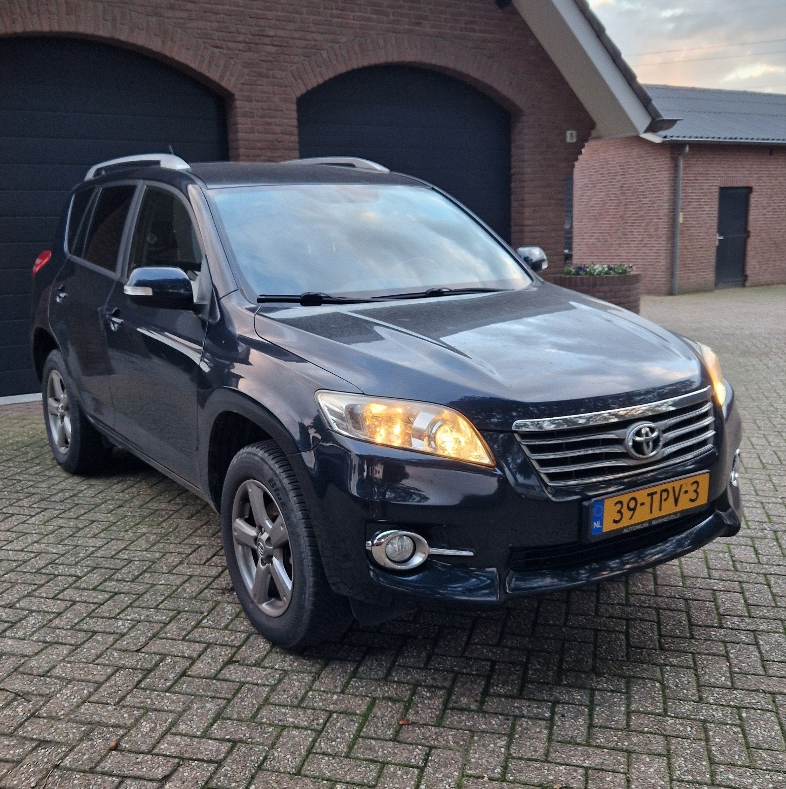 Toyota Rav4 2.0 Vvt-i 2012, Auto's, Dealer onderhouden, Zwart, 4 cilinders, Blauw