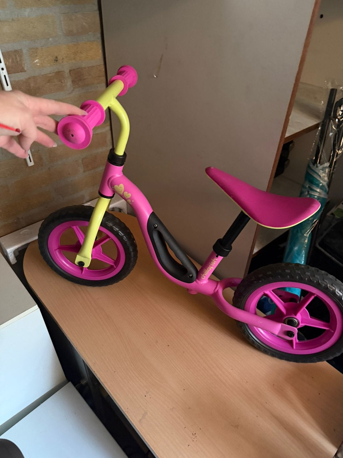 Chillafish loopfiets roze/geel -  nieuw, Ophalen of Verzenden, Zo goed als nieuw, Minder dan 16 inch