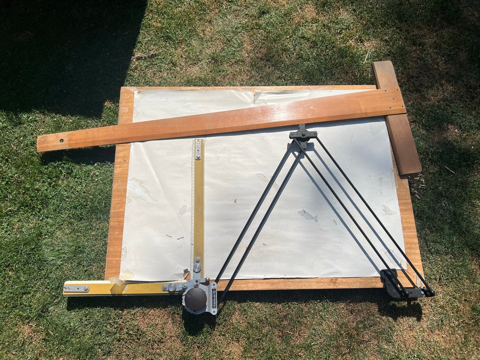 Tekentafel met tekenmachine - Vintage, Doe-het-zelf en Verbouw, Tekentafels, Ophalen, Gebruikt, 130 tot 150 cm