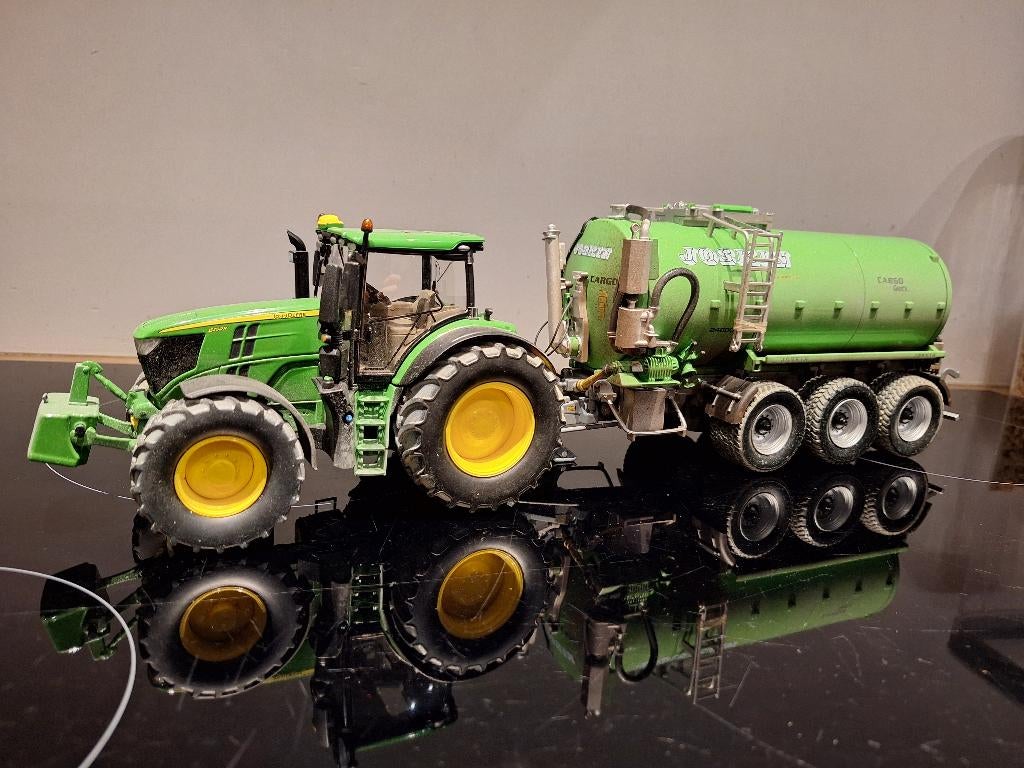 John Deere 6250R met Joskin Vacu Cargo, Hobby en Vrije tijd, Modelauto's | 1:32, Ophalen of Verzenden, Zo goed als nieuw, Tractor of Landbouw