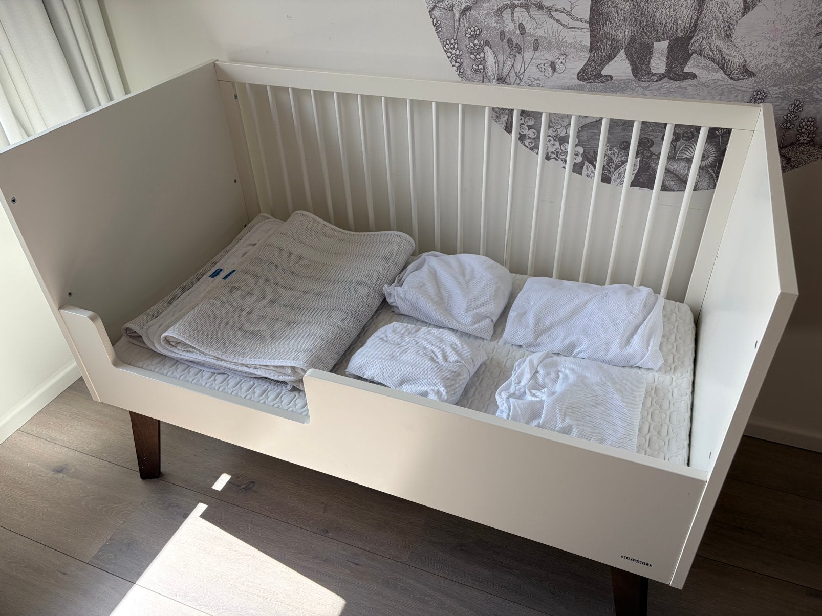 Kidsmill 60s bed 140x70 & AeroSleep matras/lektoppers/hoezen, Ophalen, Gebruikt, 70 tot 85 cm, 140 tot 160 cm
