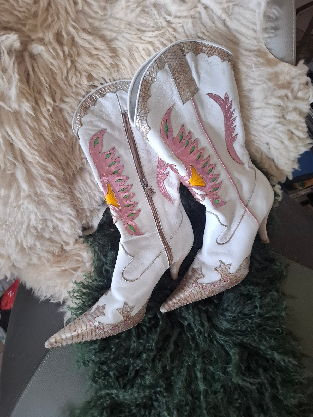 dames laarzen wit western stijl, Kleding | Dames, Schoenen, Ophalen of Verzenden, Zo goed als nieuw, Wit, Hoge laarzen