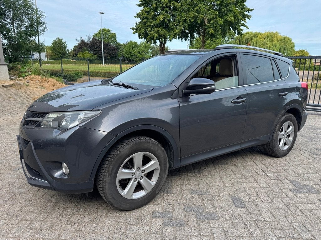 Toyota RAV4 2.0D Dynamic Leer Trekhaak Camera StoelV APK, Auto's, Voorwielaandrijving, Gebruikt, Zwart, 4 cilinders
