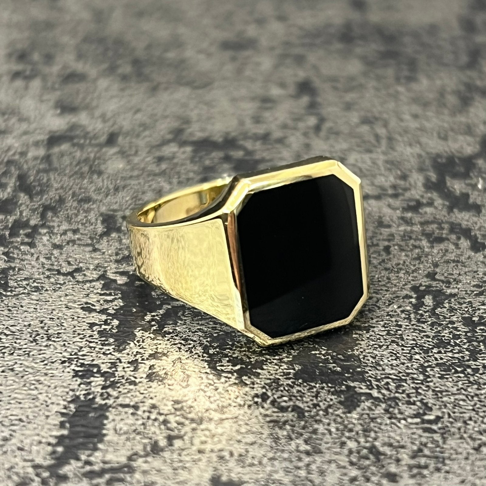 14k gouden zegelring heren onyx steen massief, Ophalen of Verzenden, Nieuw, Goud, Heer