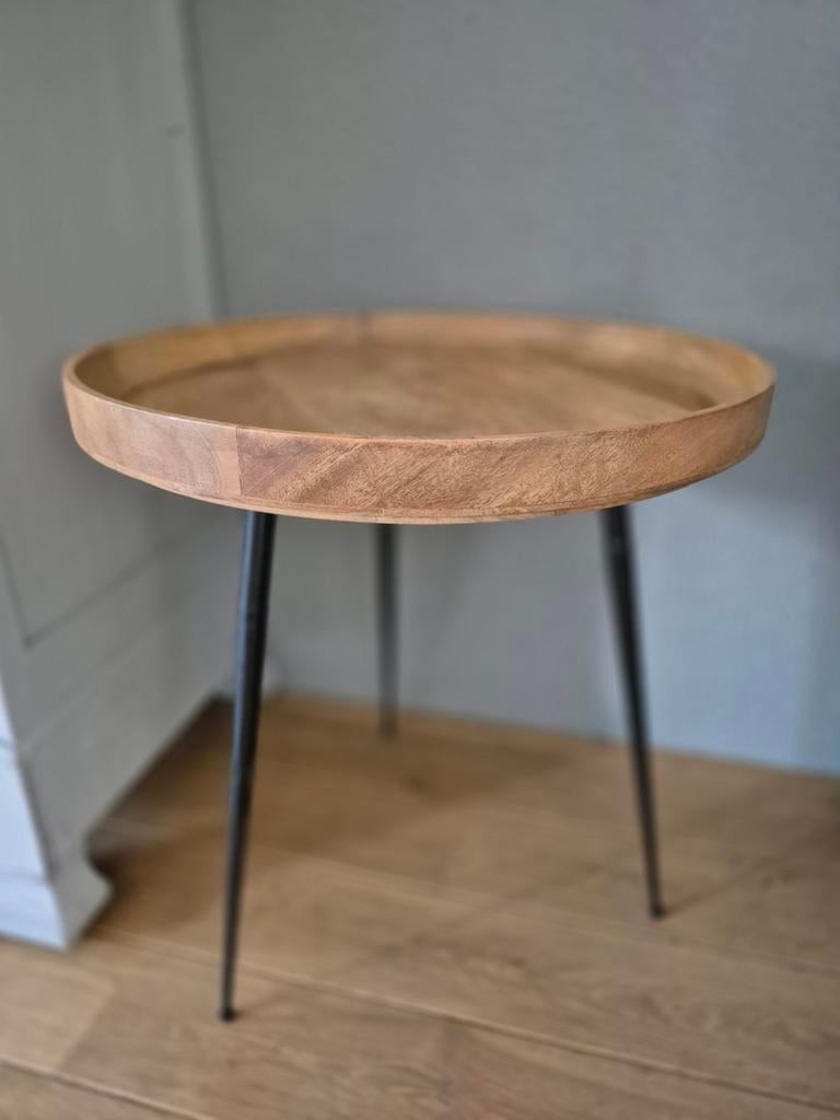 Mooie bijzettafel planttafel mango hout, Ophalen, Rond, 55 tot 75 cm, Zo goed als nieuw