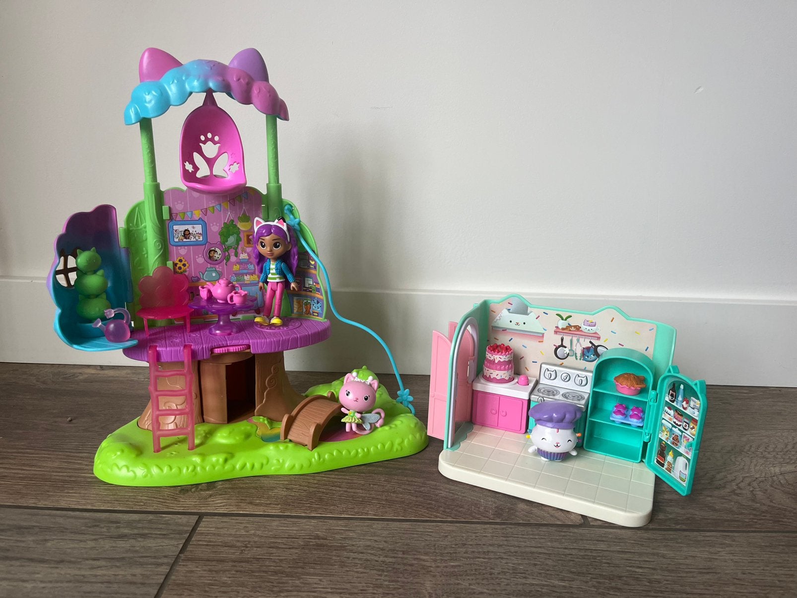 Gabby’s dollhouse boomhut en cakey’s keuken, Ophalen, Zo goed als nieuw