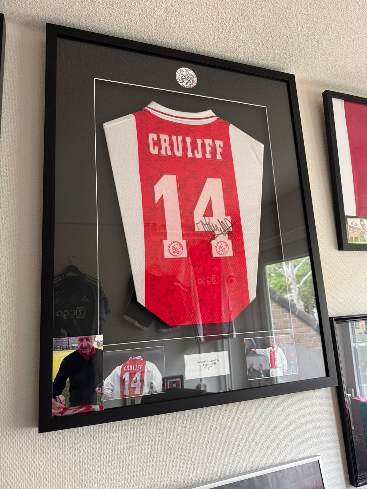 Officieel shirt met handtekening Johan Cruijff + Fotobewijs, Ophalen of Verzenden, Nieuw, Ajax, Shirt