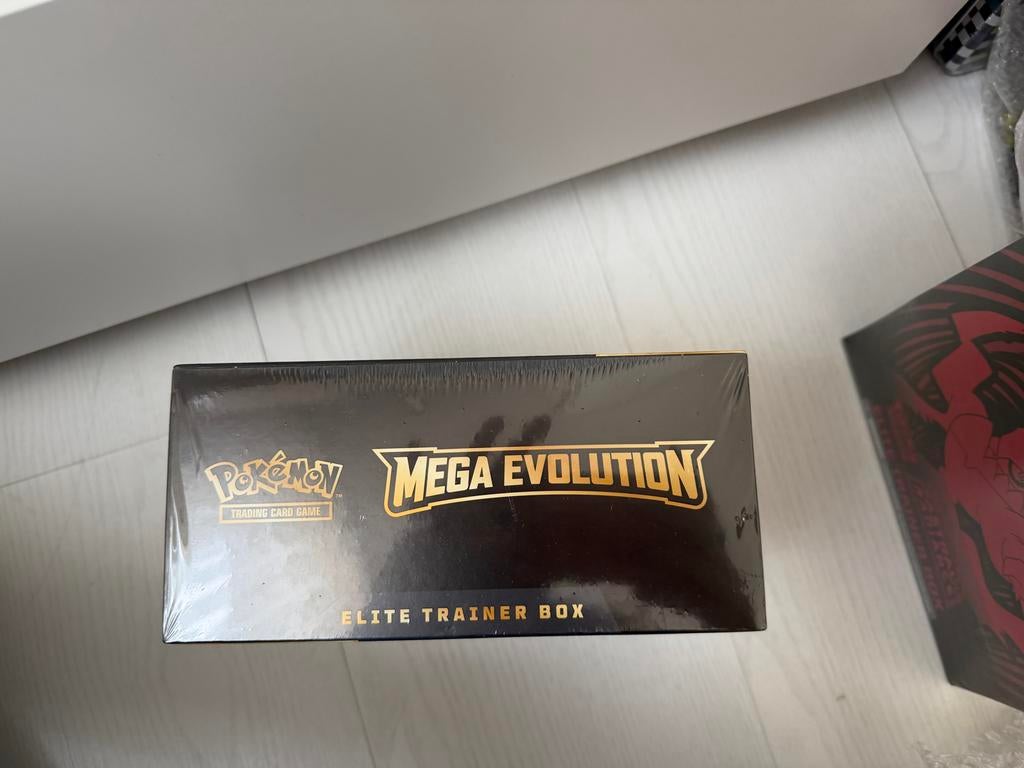 Pokémon Mega Evolution Elite Trainer Box, Ophalen of Verzenden, Zo goed als nieuw, Overige typen