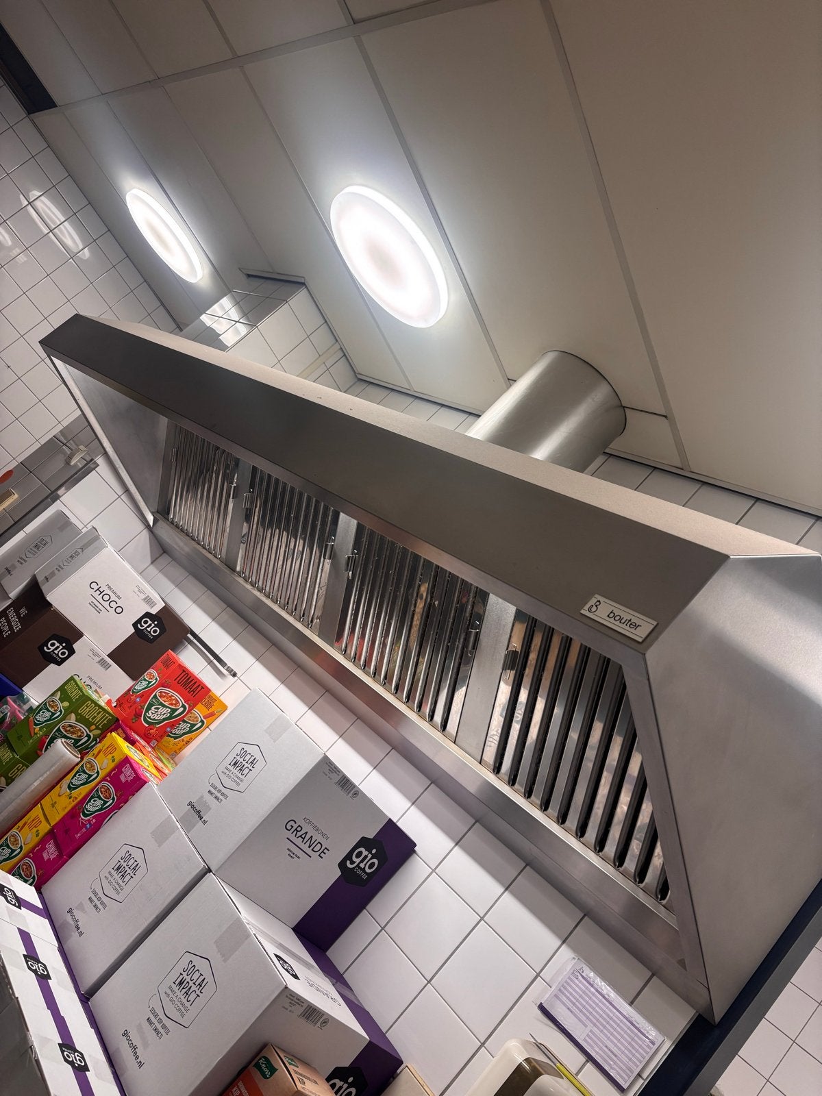 Professionele RVS afzuigkap met verlichting, Witgoed en Apparatuur, Ophalen, Gebruikt, Wandschouwkap, 800 m³ per uur of meer