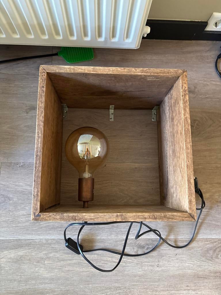 Wand kubus met lamp - Houten wanddecoratie met verlichting, Ophalen of Verzenden, Gebruikt, Hout