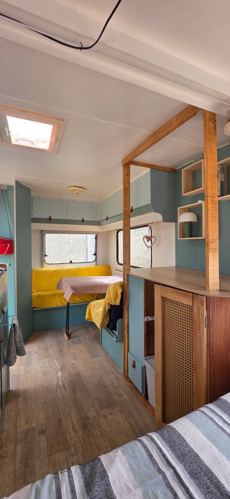 Beyerland caravan uit 1992 - Gedeeltelijk opgeknapt, Caravans en Kamperen, Particulier, 6 tot 7 meter, Beyerland