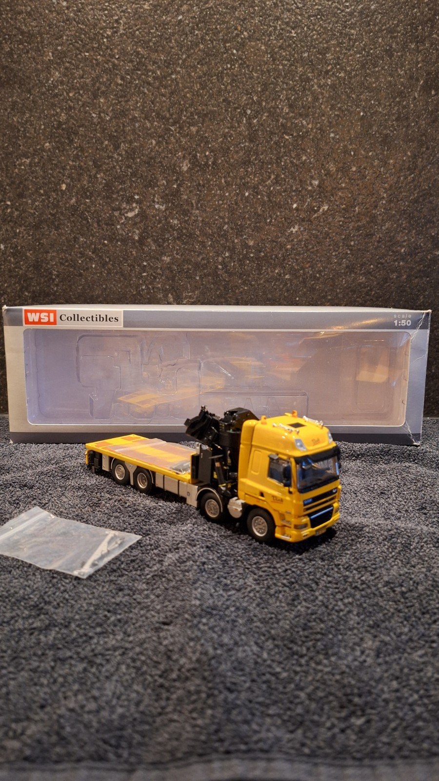 WSI Collectibles DAF CF Vink Vlakke Oplegger met Kraan 1:50, Ophalen of Verzenden, Zo goed als nieuw, Bus of Vrachtwagen, Wsi