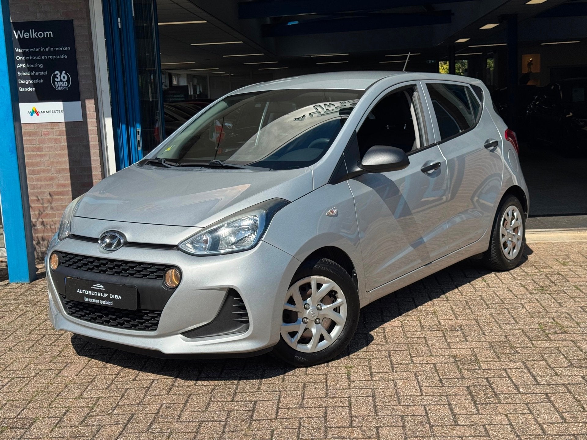 Hyundai I10 1.0i i-Motion Premium 2017 5drs AIRCO APK NAP!, Auto's, Stof, Gebruikt, Bedrijf, Handgeschakeld