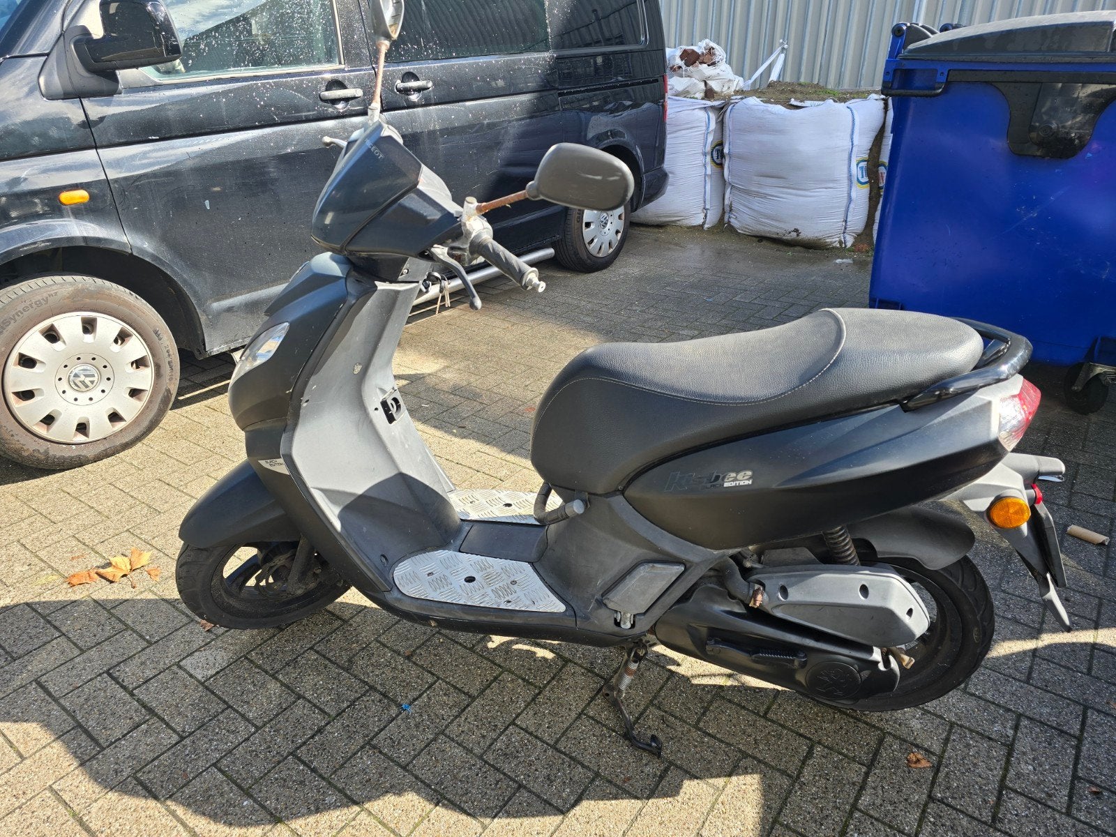 Peugeot Kisbee snor Black edition, Ophalen, Gebruikt, Benzine, Peugeot