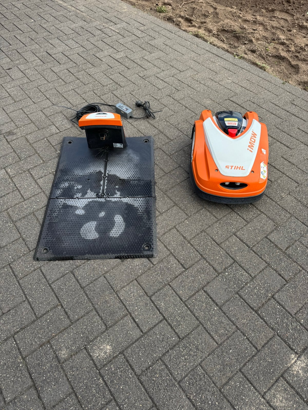 Stihl iMow RMI 422 PC Robotmaaier met Laadstation, Tuin en Terras, Ophalen, Gebruikt, Accu-grasmaaier, Mulchfunctie